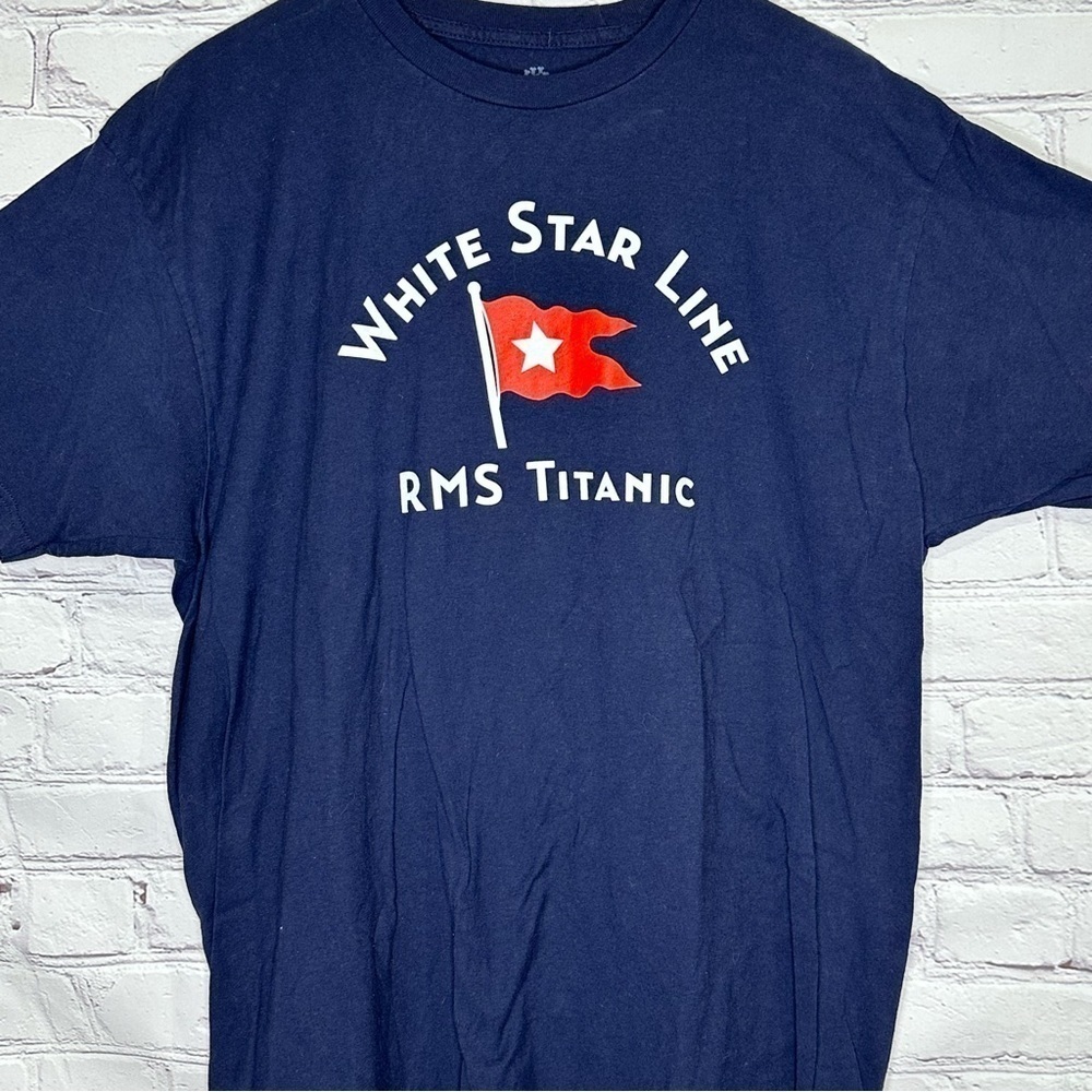 White Star Line RMS Titanic short sleeve graphic T-shirt